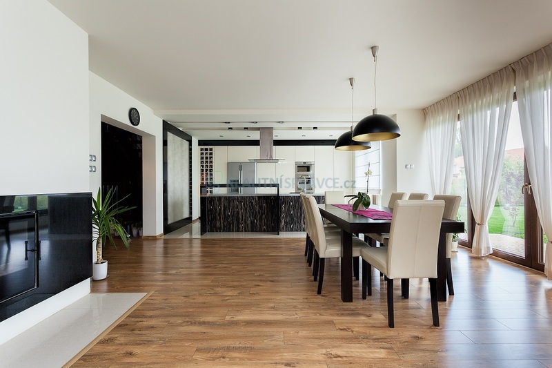 Prodej bytu 3+kk v centru města + parkovací stání