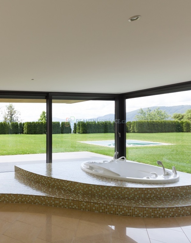 Pronájem bytu 2+kk s užitnou plochou 48m2, po celkové rekonstrukci